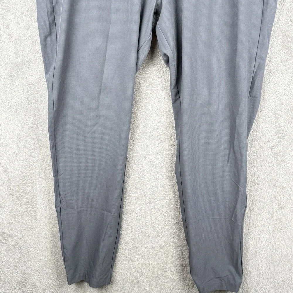 Travis Mathew Travel Pant 2.0 Mens L Gray Performance Stretch Golf NWT